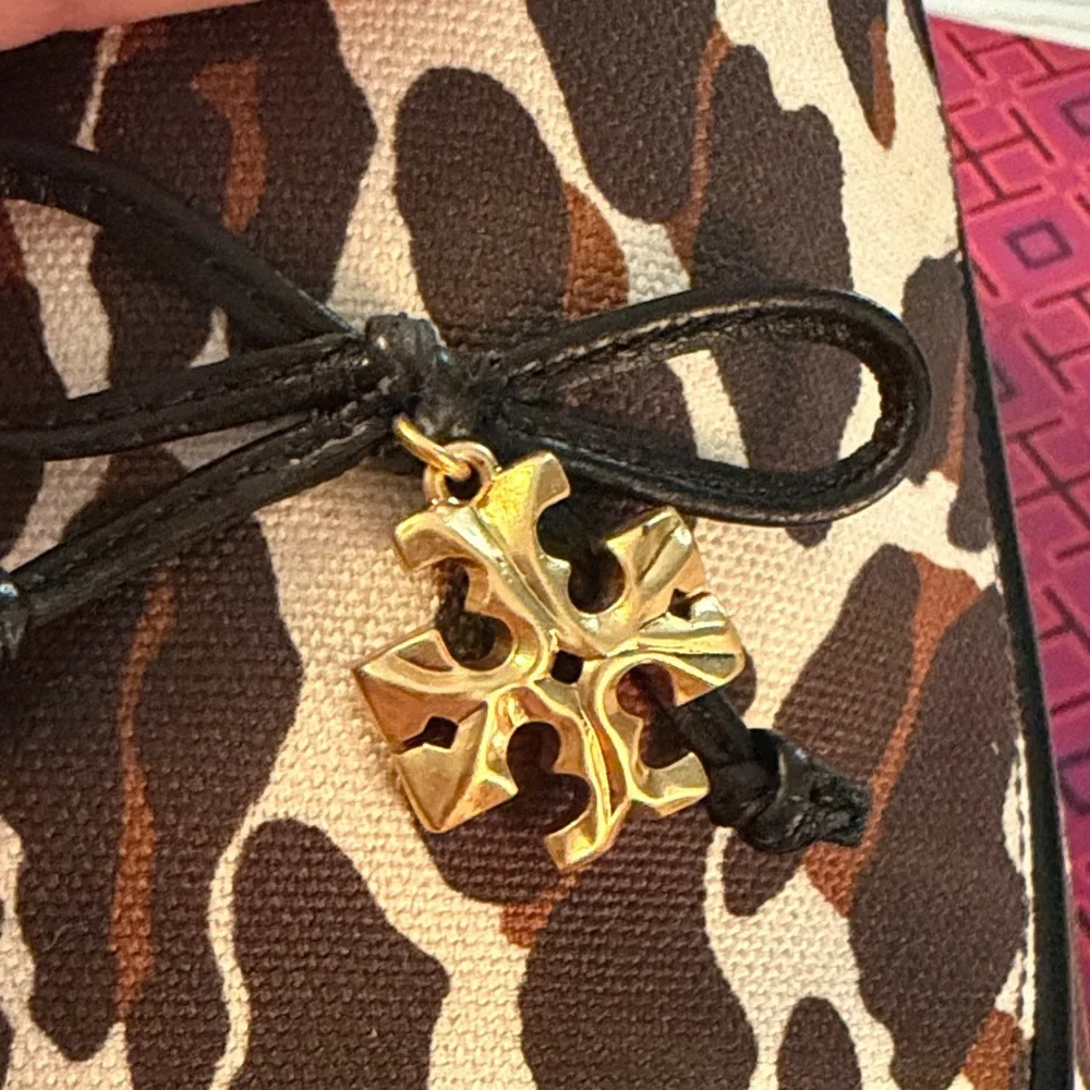 Tory Burch NWT Reva leopard charm mule canvas sz 8.5 mule - Picture 2 of 6
